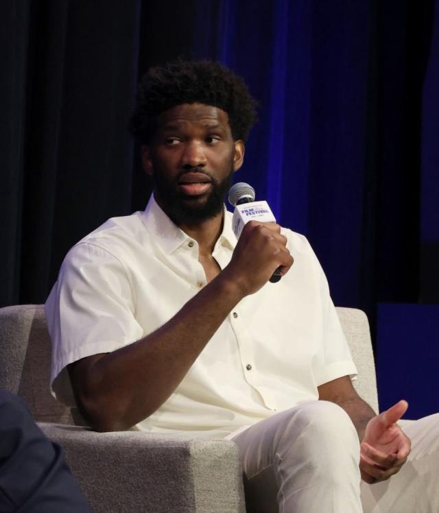 开云APP-离队预防针？恩比德：只想夺冠 代表哪支球队无所谓