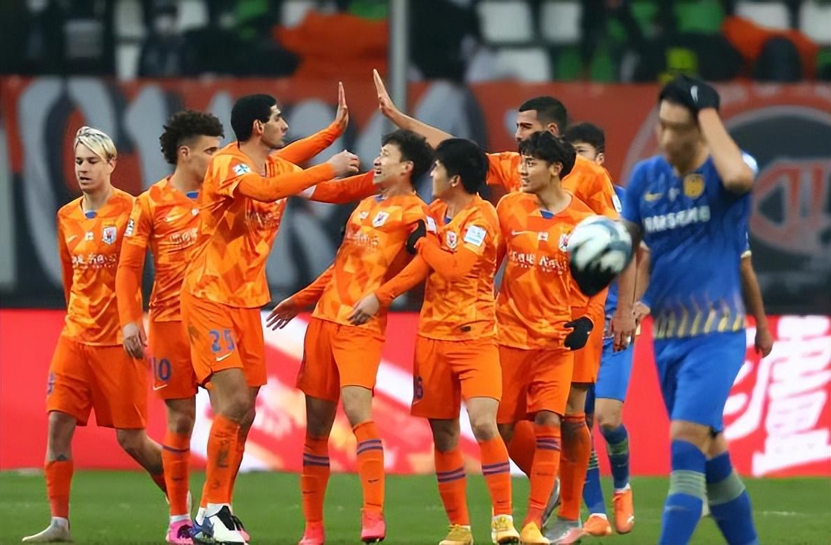 开云体育-意外!他成鲁能本赛季唯一能踢主力的95大牌青训国脚,引发热议